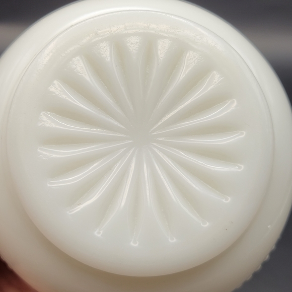 Heisey Beaded Drape Milk Glass Early American Decorative Glass. Set of 2. - Picture 8 of 16